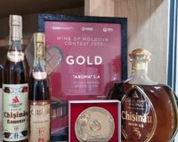 Suntem mîndri să vă anunțăm că divinul ”Chișinău” (10 ani) produs de S.A. ”Aroma” a obținut medalia de aur la concursul Vinul Moldovei – Wine of Moldova Contest, desfășurat în perioada 29-30 septembrie 2022 în Chișinău.